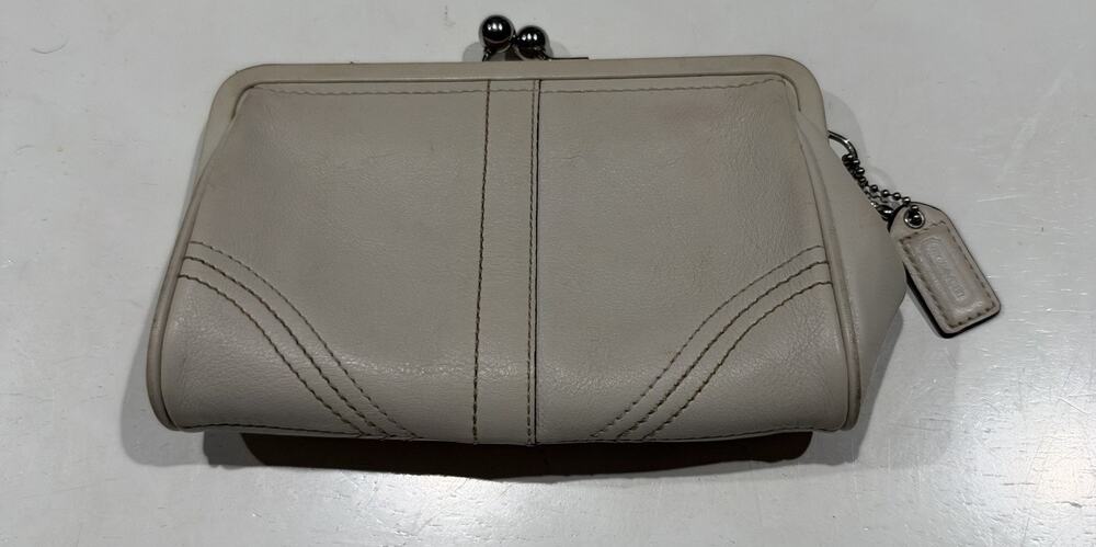 Coach Kisslock Soho White Stitched Leather Framed Clutch Wallet VTG Y2K